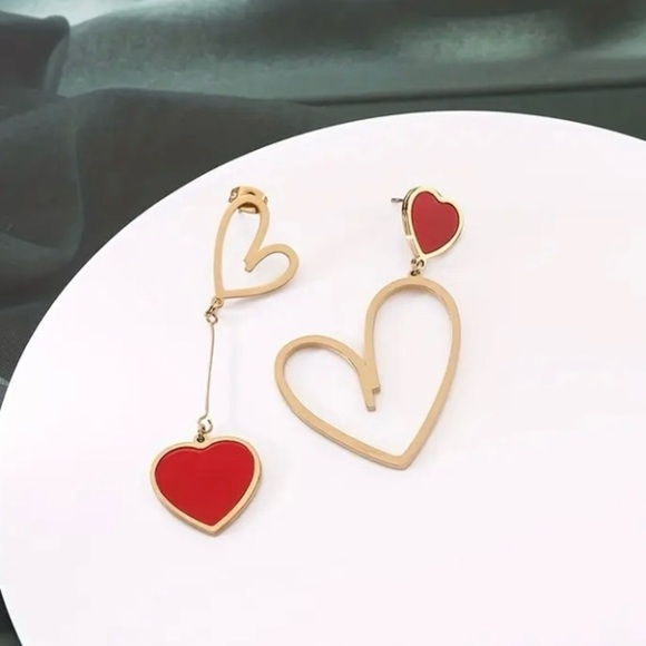 ✨ModCloth Posey Red & Gold Heart Earrings - Picture 3 of 9